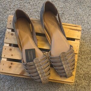 Crevo Women's Tan Strappy Flats